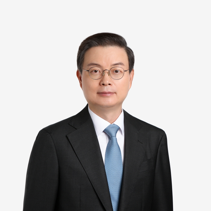 윤희웅.jpg